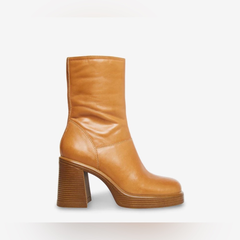 NWOT Steve Madden Fantsie Tan Leather Platform Boots